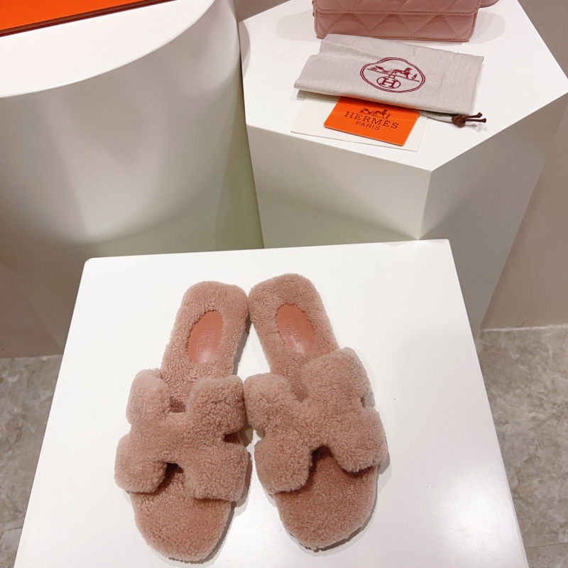 H**mes slippers